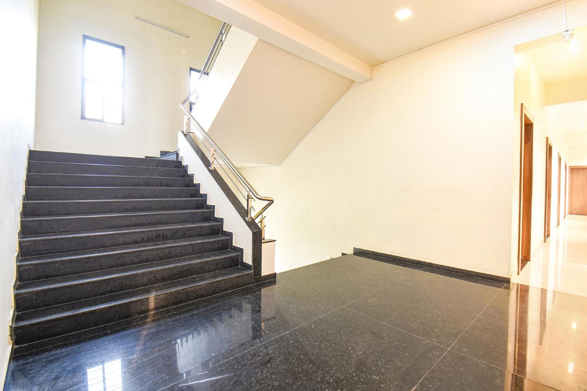 Fabhotel Royal Suits - Nr Mahadji Shinde Chhatri Mundhwa Екстер'єр фото