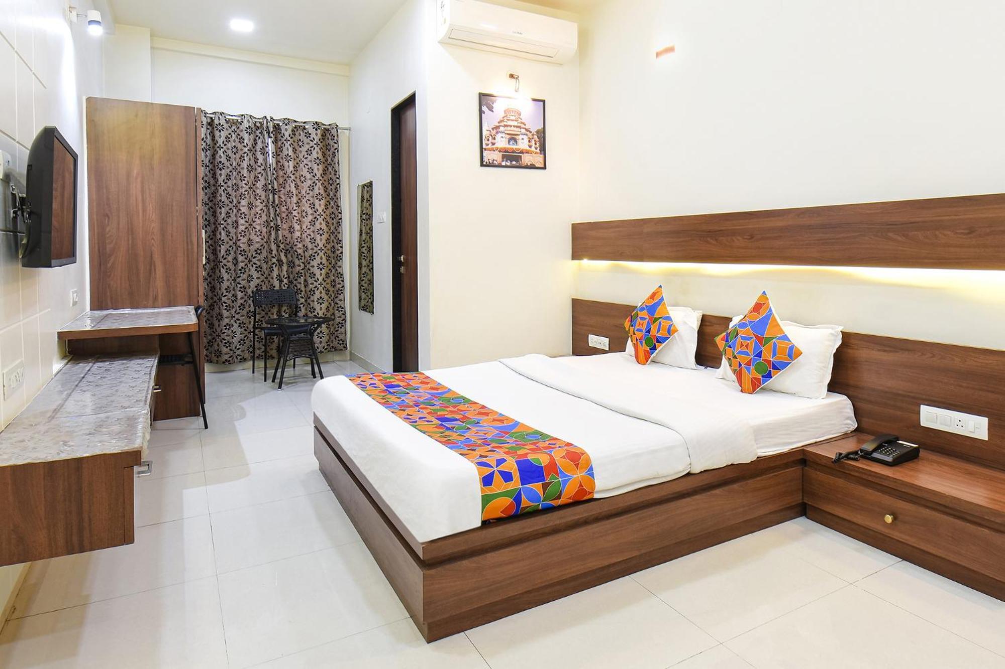 Fabhotel Royal Suits - Nr Mahadji Shinde Chhatri Mundhwa Екстер'єр фото