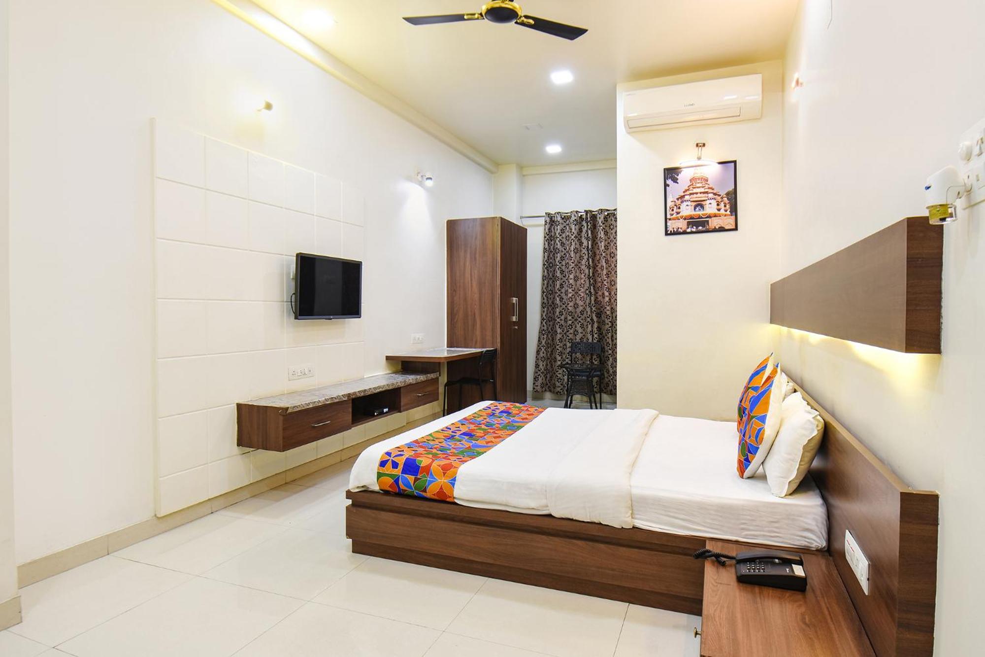 Fabhotel Royal Suits - Nr Mahadji Shinde Chhatri Mundhwa Екстер'єр фото